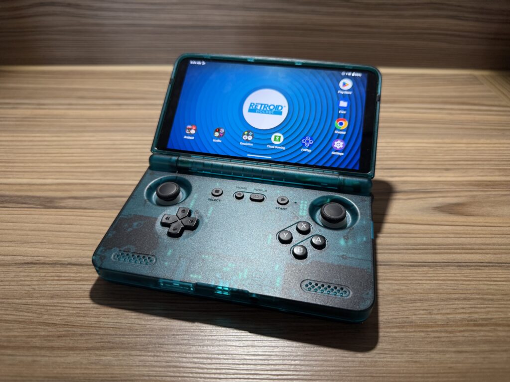 Front facing image of the Retroid Pocket Flip 2 including controls and display.