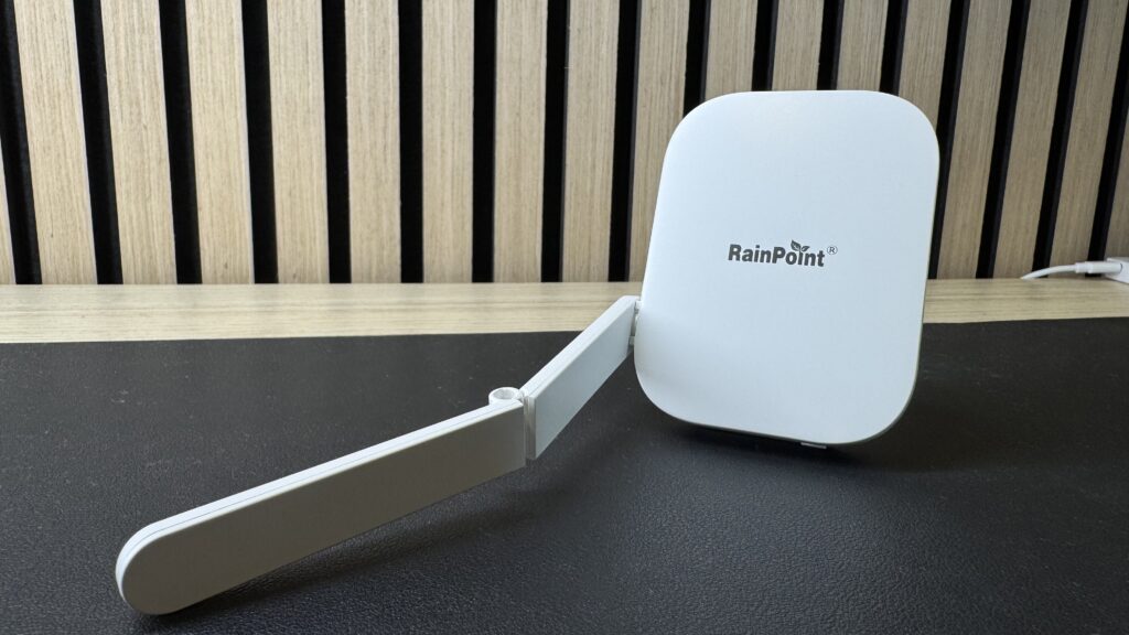 The Rainpoint Wifi Hub with its very large Antenna.